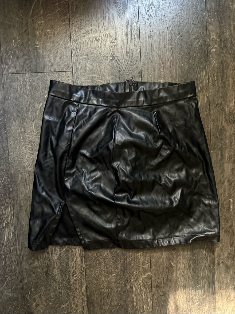 SHEIN Black Faux Leather Mini Skirt with Side Slit